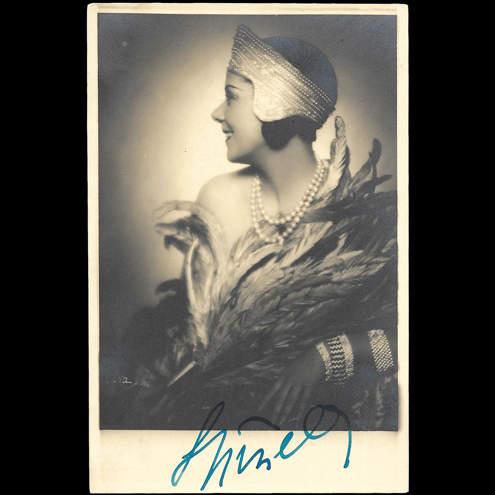 Louiseboulanger - Portrait d'Andrée Spinelly, photographie de D'Ora (1928)