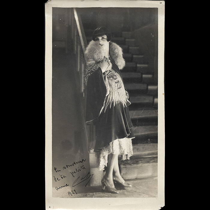 Elégante en robe du soir, 2 portraits d'Annie Coty par G.L. Manuel (1929)