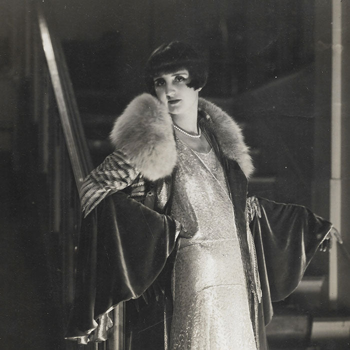 Elégante en robe du soir, 2 portraits d'Annie Coty par G.L. Manuel (1929)